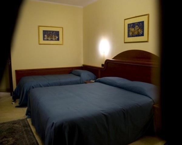 Hotel Duca Di Calabria Serra San Bruno Exteriör bild