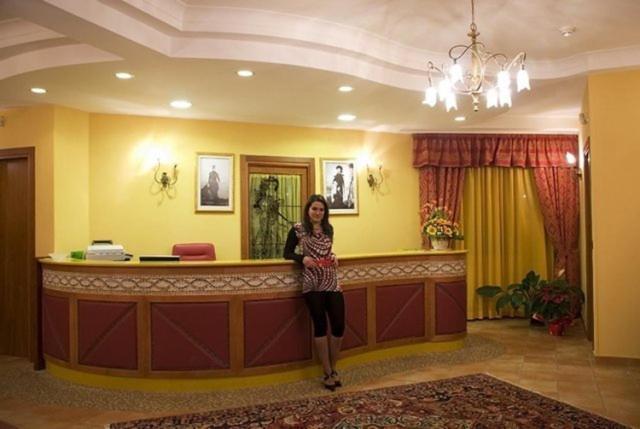 Hotel Duca Di Calabria Serra San Bruno Exteriör bild