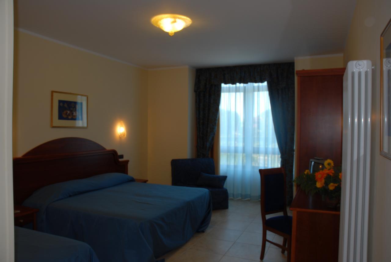 Hotel Duca Di Calabria Serra San Bruno Exteriör bild